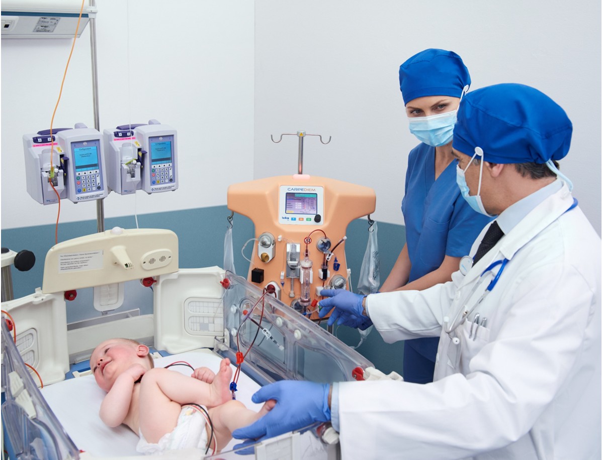 carpediem picture Clinicians administer Mozarc Medical's CarpeDiem machine on an infant at the hospital.